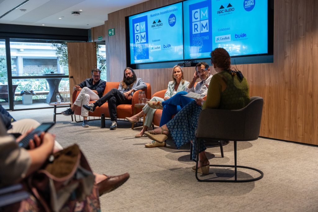 Evento club de Marketing Mesa redonda